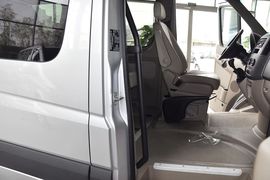 2012款奔驰凌特2.1L手动中轴版14座