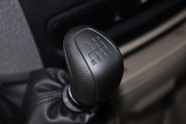 2012款奔驰凌特2.1L手动中轴版14座