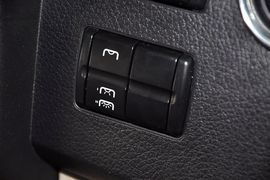 2012款奔驰凌特2.1L手动中轴版14座