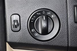 2012款奔驰凌特2.1L手动中轴版14座