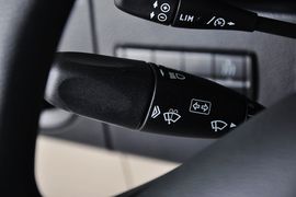 2012款奔驰凌特2.1L手动中轴版14座