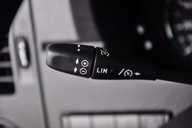 2012款奔驰凌特2.1L手动中轴版14座