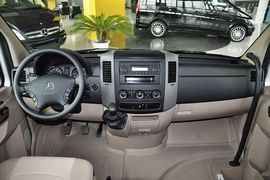 2012款奔驰凌特2.1L手动中轴版14座