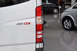 2012款奔驰凌特2.1L手动中轴版14座
