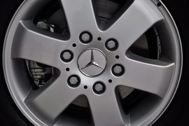 2012款奔驰凌特2.1L手动中轴版14座