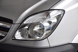 2012款奔驰凌特2.1L手动中轴版14座
