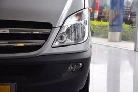 2012款奔驰凌特2.1L手动中轴版14座