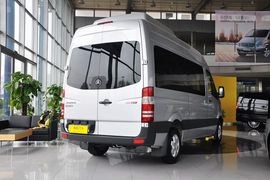 2012款奔驰凌特2.1L手动中轴版14座