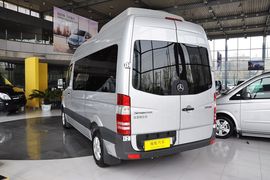 2012款奔驰凌特2.1L手动中轴版14座