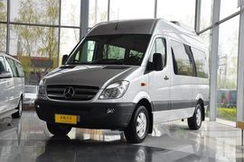 2012款奔驰凌特2.1L手动中轴版14座