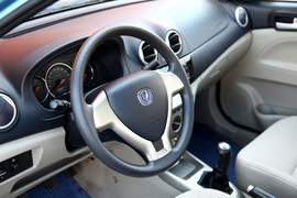 2012款长安悦翔V3