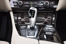 2012款华晨宝马530Li领先型