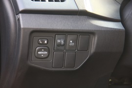 2012款丰田普锐斯1.8L试驾实拍