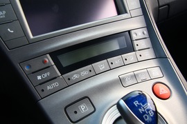 2012款丰田普锐斯1.8L试驾实拍