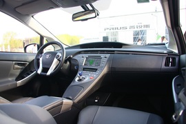 2012款丰田普锐斯1.8L试驾实拍