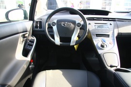 2012款丰田普锐斯1.8L试驾实拍