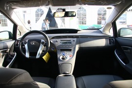 2012款丰田普锐斯1.8L试驾实拍