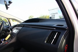 2012款丰田普锐斯1.8L试驾实拍