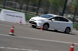 2012款丰田普锐斯1.8L试驾实拍