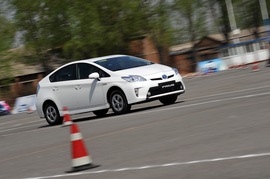 2012款丰田普锐斯1.8L试驾实拍