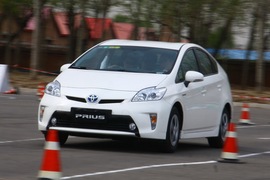 2012款丰田普锐斯1.8L试驾实拍