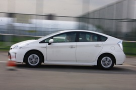 2012款丰田普锐斯1.8L试驾实拍