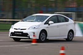 2012款丰田普锐斯1.8L试驾实拍