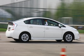 2012款丰田普锐斯1.8L试驾实拍