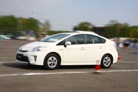 2012款丰田普锐斯1.8L试驾实拍