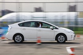 2012款丰田普锐斯1.8L试驾实拍