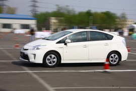 2012款丰田普锐斯1.8L试驾实拍