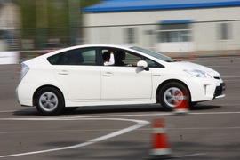 2012款丰田普锐斯1.8L试驾实拍