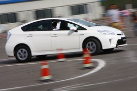 2012款丰田普锐斯1.8L试驾实拍