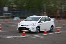 2012款丰田普锐斯1.8L试驾实拍