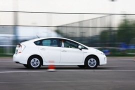 2012款丰田普锐斯1.8L试驾实拍