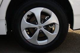 2012款丰田普锐斯1.8L试驾实拍