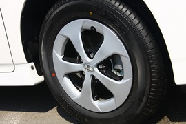 2012款丰田普锐斯1.8L试驾实拍