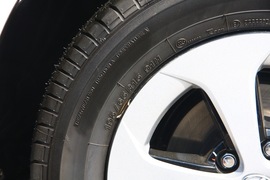 2012款丰田普锐斯1.8L试驾实拍