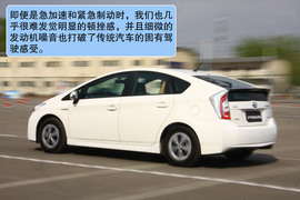 2012款丰田普锐斯1.8L试驾实拍