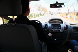 2012款大通V80运杰版体验