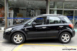 2008款铃木SX4黑色限量版外观
