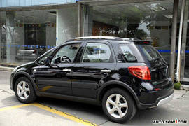 2008款铃木SX4黑色限量版外观