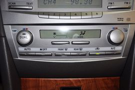 2012款丰田凯美瑞200E
