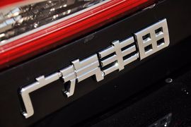 2012款丰田凯美瑞200E