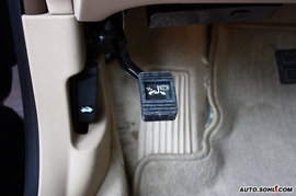 2008款别克君越混合动力内饰