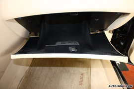 2008款别克君越混合动力内饰