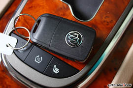 2008款别克君越混合动力内饰