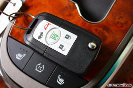 2008款别克君越混合动力内饰