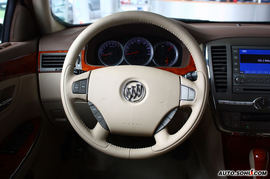 2008款别克君越混合动力内饰