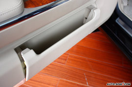 2008款别克君越混合动力内饰